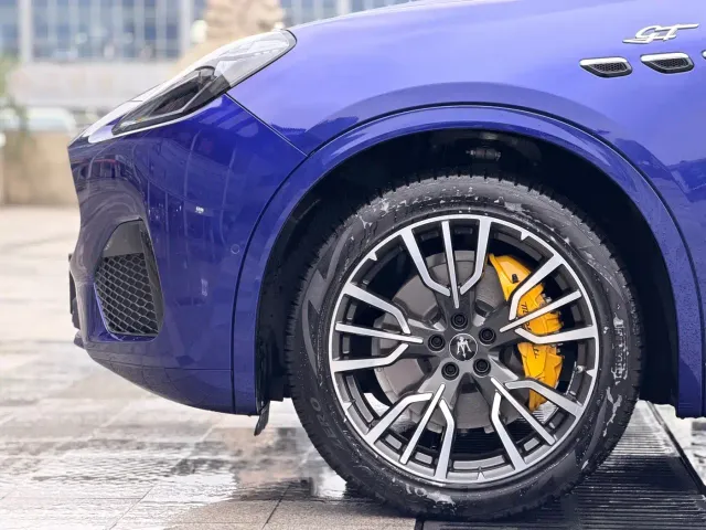 Maserati Grecale — Фото автомобиля 3