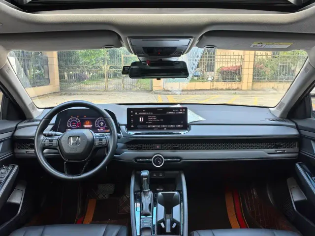Honda Accord — Фото автомобиля 5