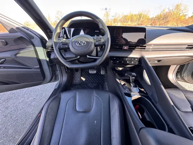 Hyundai Elantra — Фото автомобиля 14