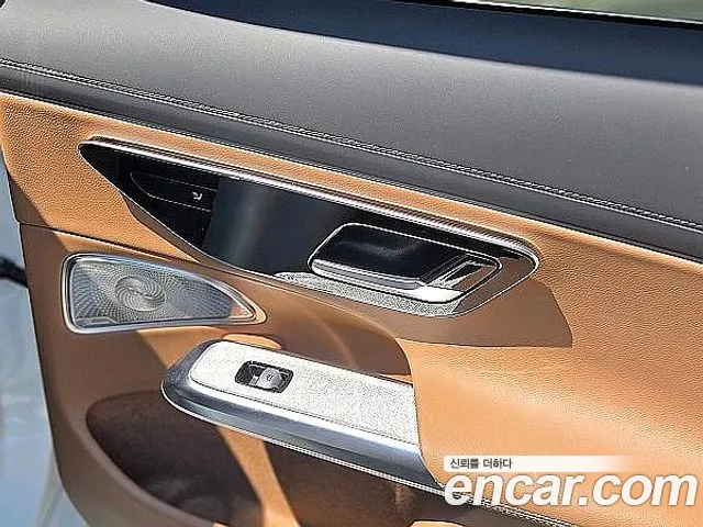 Mercedes-Benz E-Class — Фото автомобиля 9