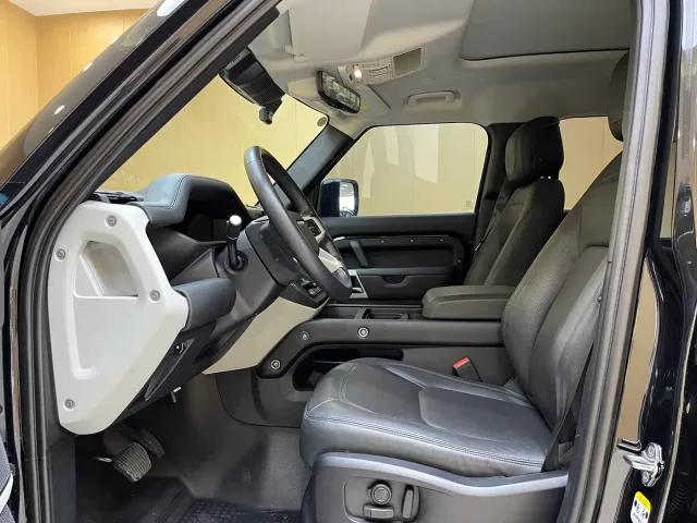 Land Rover Defender — Фото автомобиля 4