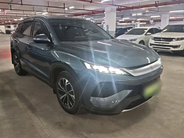 BYD Song Pro — Фото автомобиля 3