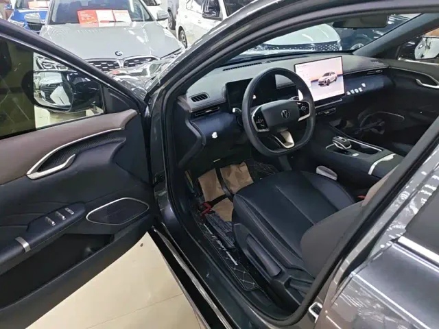 Changan Eado — Фото автомобиля 15