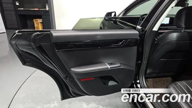 Hyundai Grandeur GN7 — Фото автомобиля 14