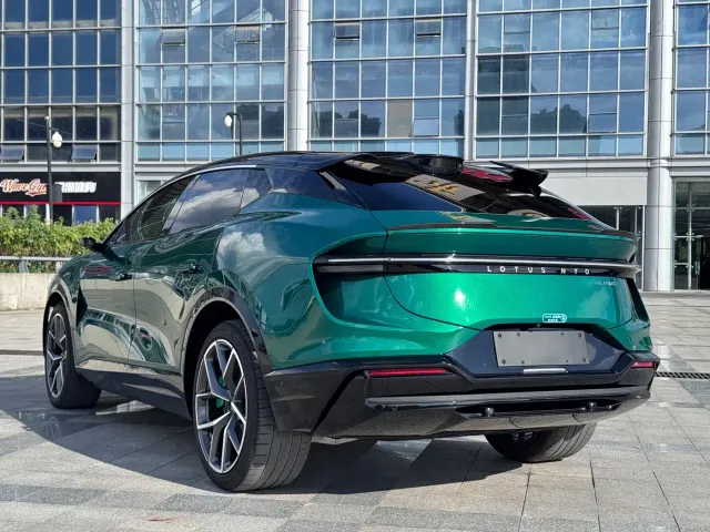 Lotus Eletre — Фото автомобиля 10