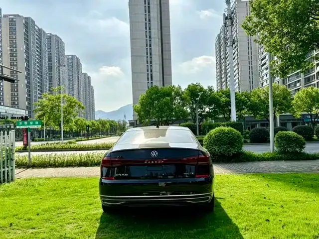Volkswagen Passat — Фото автомобиля 5