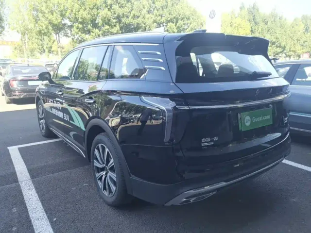 Hongqi HS7 PHEV — Фото автомобиля 4
