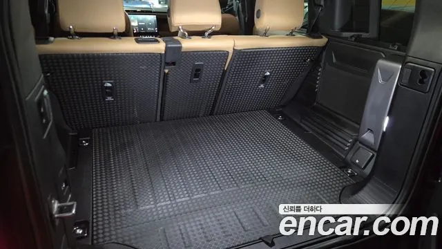 Land Rover Defender — Фото автомобиля 15