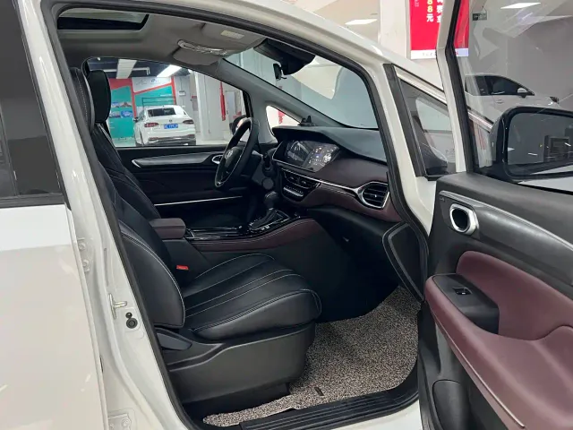 GAC Trumpchi M6 — Фото автомобиля 9