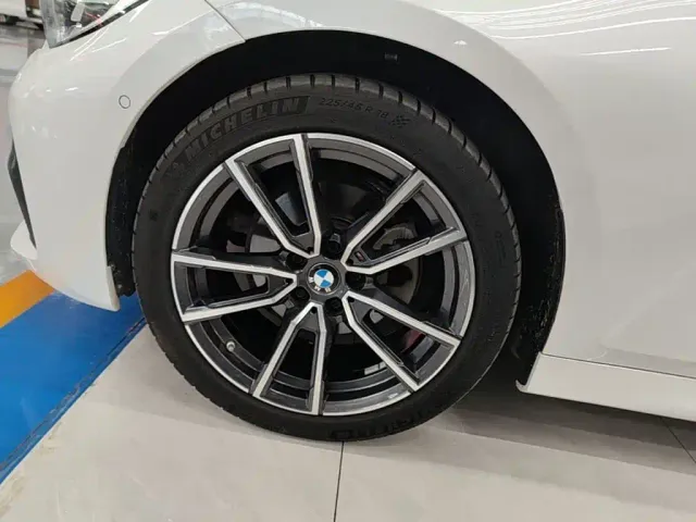 BMW 3 Series — Фото автомобиля 22