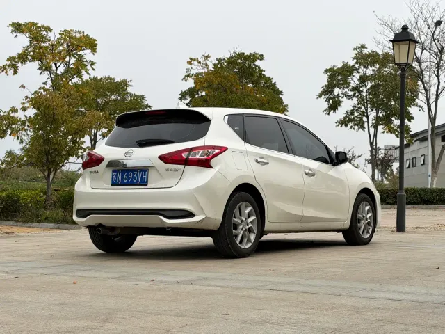 Nissan Tiida — Фото автомобиля 4
