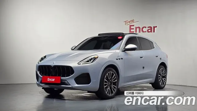 Фотография автомобиля — Maserati Grecale