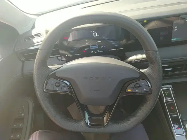 Roewe i5 — Фото автомобиля 10