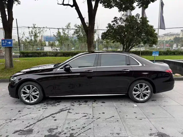 Mercedes-Benz E-Class — Фото автомобиля 17