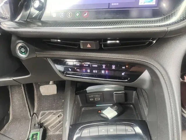 Buick Envision Plus — Фото автомобиля 9