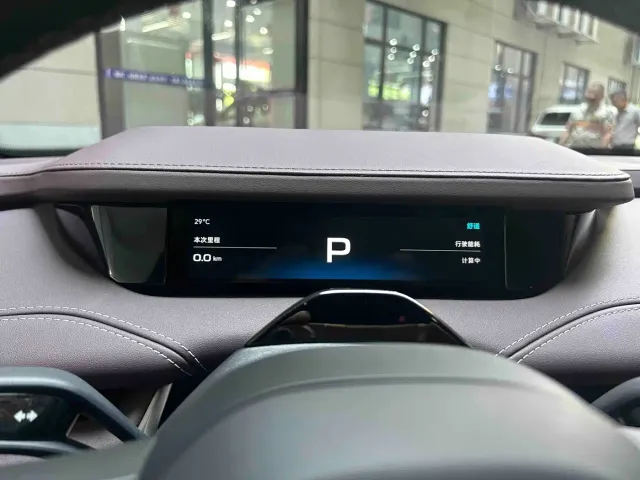 Xiaomi SU7 — Фото автомобиля 15