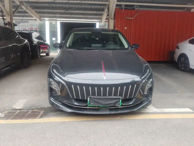 Hongqi E-QM5 — Фото автомобиля 2