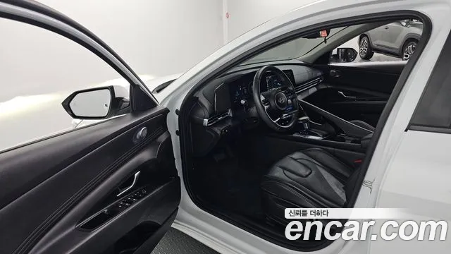 Hyundai Avante CN7 — Фото автомобиля 10