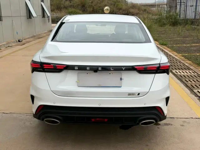 Geely Binrui — Фото автомобиля 5