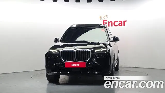 BMW X7 — Фото автомобиля 3