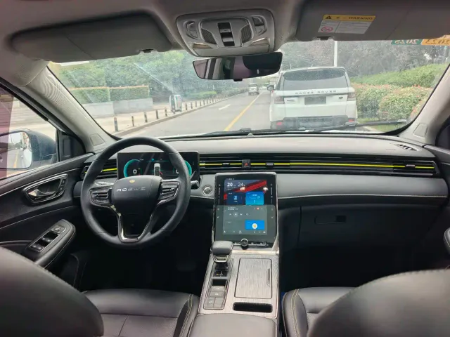 Roewe RX5 — Фото автомобиля 9