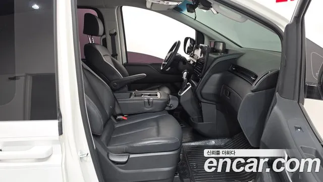 Hyundai Staria — Фото автомобиля 16