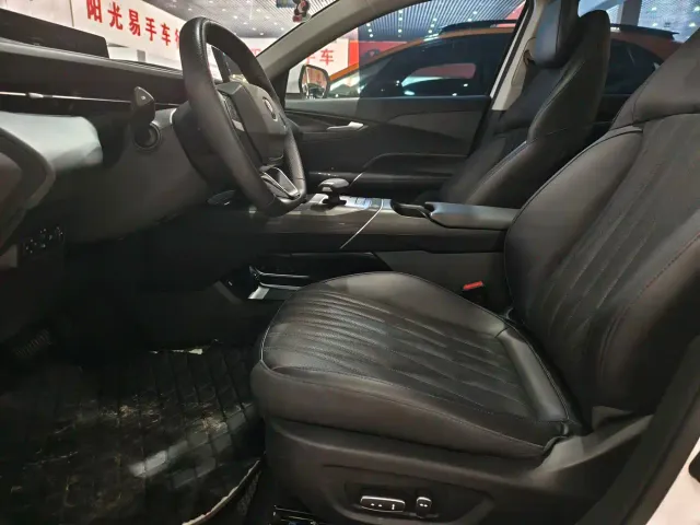 Changan Eado — Фото автомобиля 12