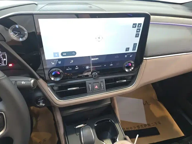 Lexus ES — Фото автомобиля 17