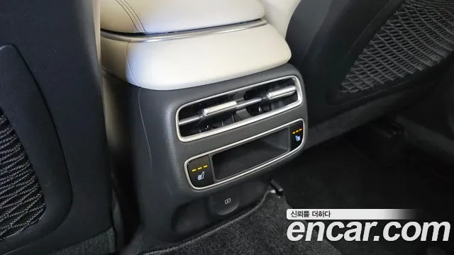 Genesis GV70 — Фото автомобиля 19