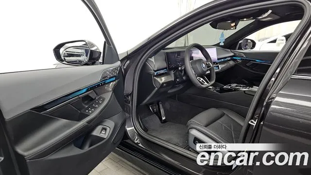 BMW 5-Series 5 серия (G60) — Фото автомобиля 8