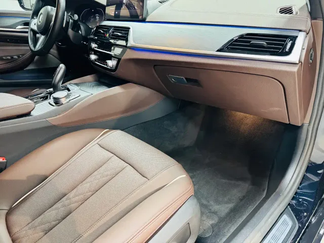 BMW 5 Series — Фото автомобиля 8