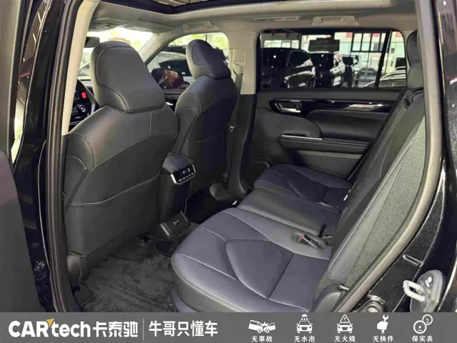 Toyota Highlander — Фото автомобиля 25