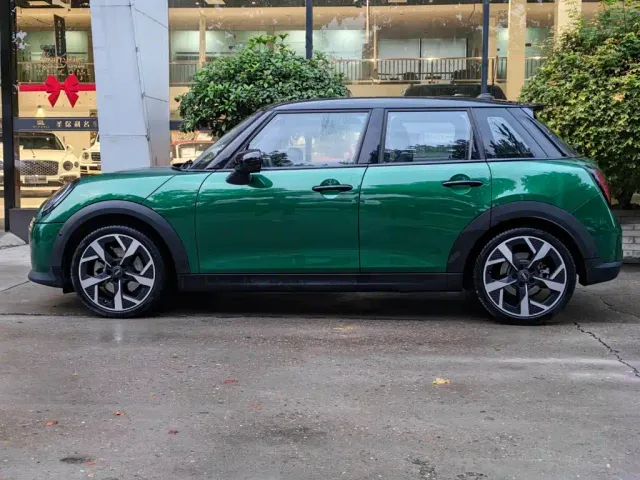 MINI Hatch — Фото автомобиля 3