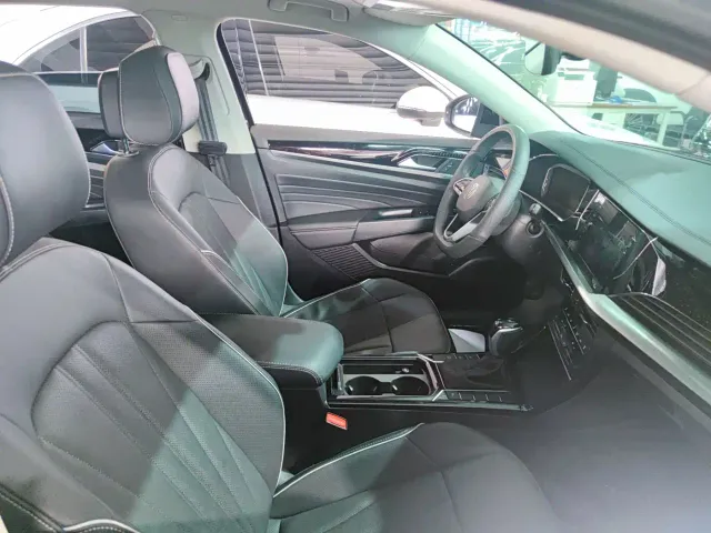 Volkswagen Passat — Фото автомобиля 4