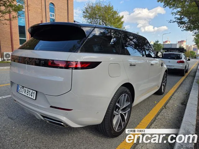 Land Rover Range Rover Sport — Фото автомобиля 7