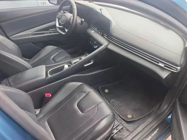 Hyundai Elantra — Фото автомобиля 4