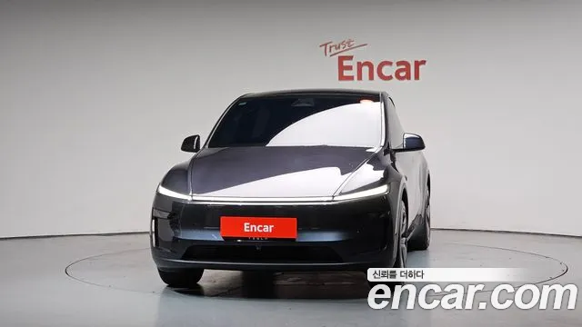 Tesla Model Y — Фото автомобиля 3