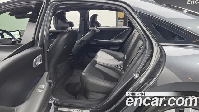 Hyundai Ioniq 6 — Фото автомобиля 11