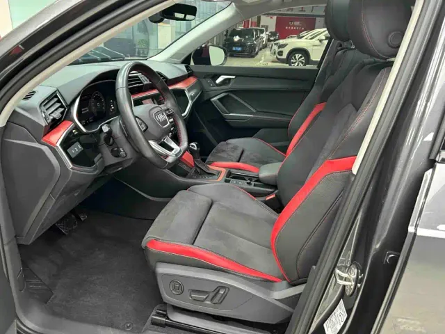 Audi Q3 — Фото автомобиля 14