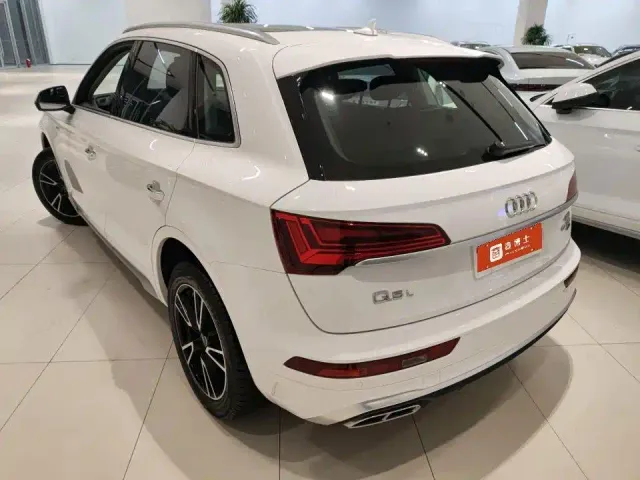 Audi Q5L — Фото автомобиля 7