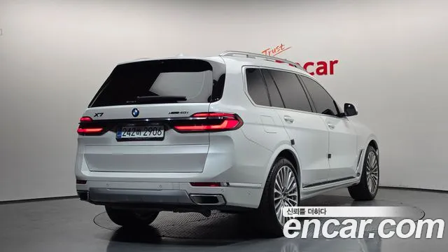 BMW X7 — Фото автомобиля 2