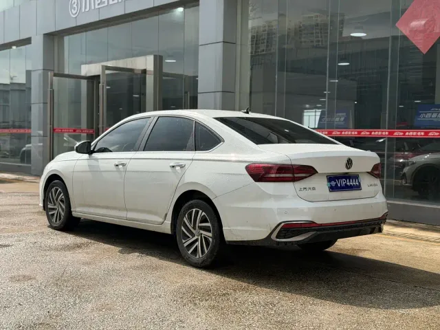 Volkswagen Lavida — Фото автомобиля 9
