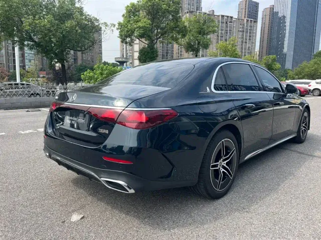 Mercedes-Benz E-Class — Фото автомобиля 10
