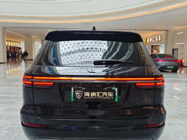 Li Auto ONE — Фото автомобиля 5