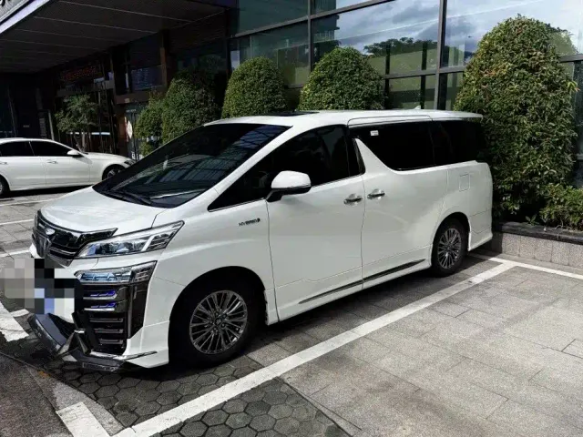 Фотография автомобиля — Toyota Vellfire