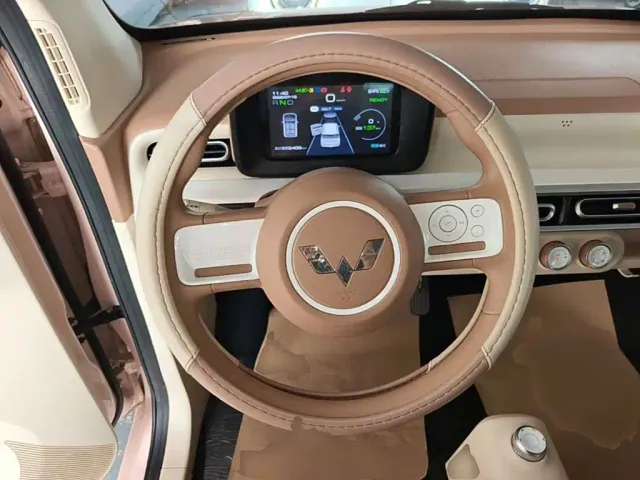 Wuling Hongguang Mini EV — Фото автомобиля 10