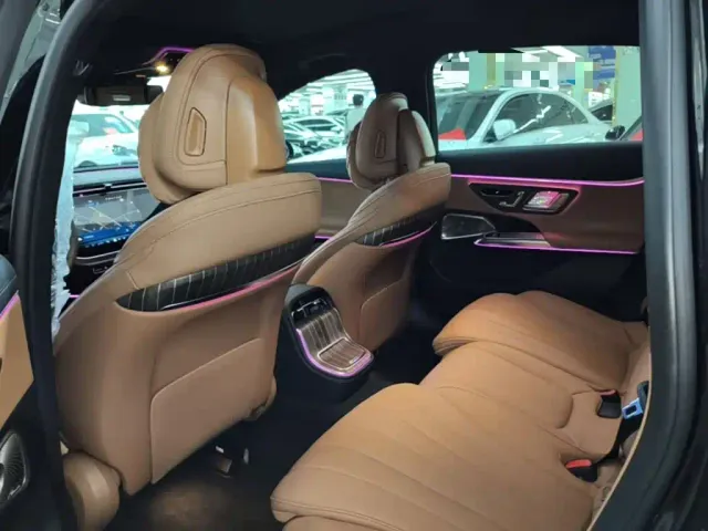 Mercedes-Benz E-Class — Фото автомобиля 16