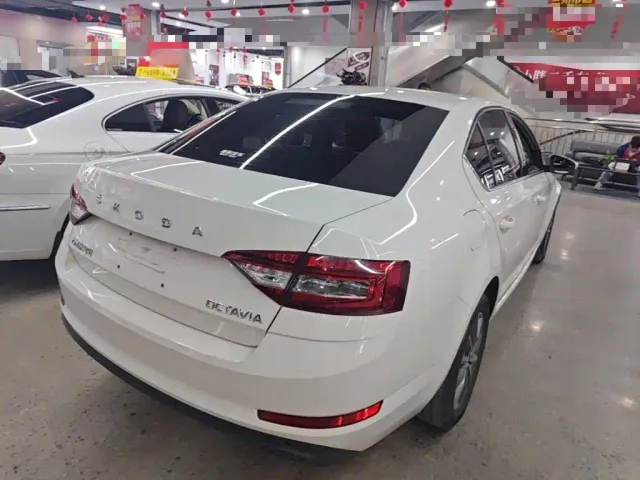 Skoda Octavia — Фото автомобиля 6