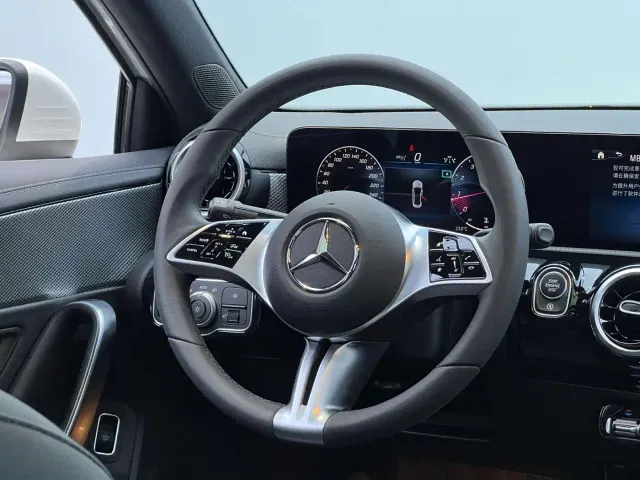Mercedes-Benz A-Class — Фото автомобиля 17