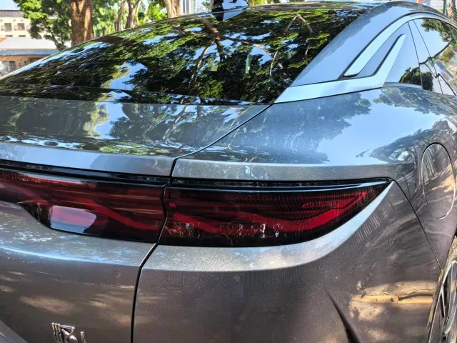 BYD Han L — Фото автомобиля 15
